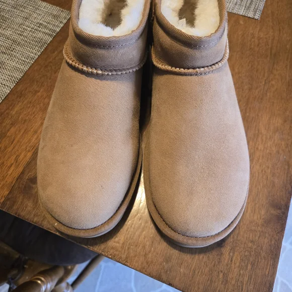 UGG Womens Classic Ultra Mini Boots - Picture 10 of 11